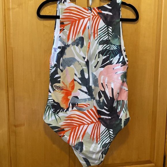 SHEIN Multicolor Tropical Print One Piece Swimsuit - Picture 2 of 4